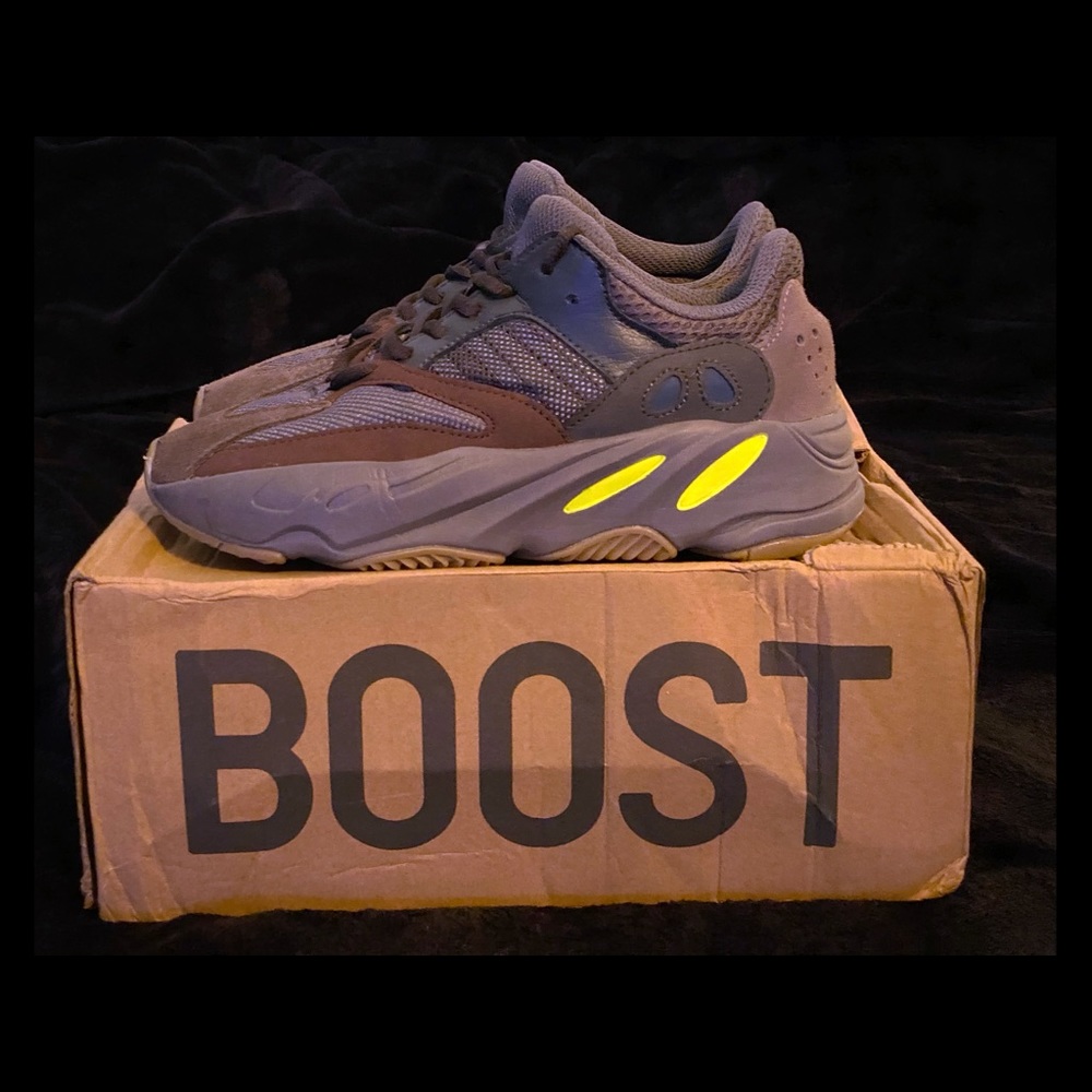 Yeezy Boost 700 Mauve